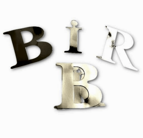 BİR GÜMÜŞ BALON KUTUSU HARFİ